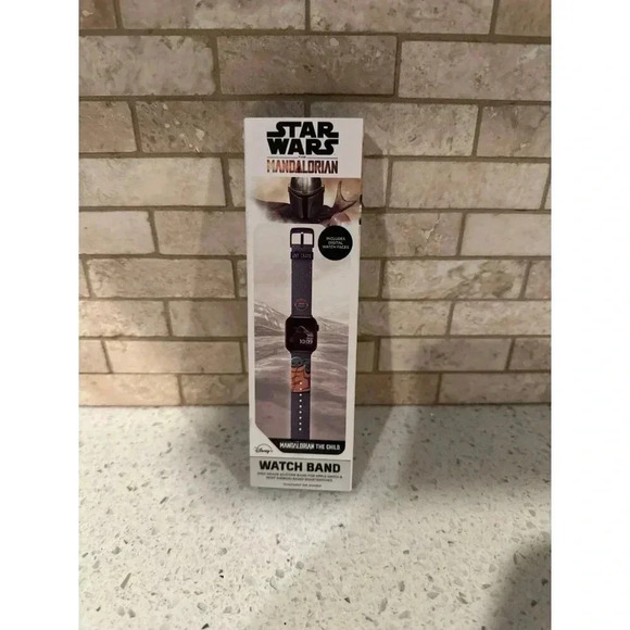 Star Wars Mandalorian The Child‎ Apple Watch Band NEW! (G5) - Picture 1 of 2